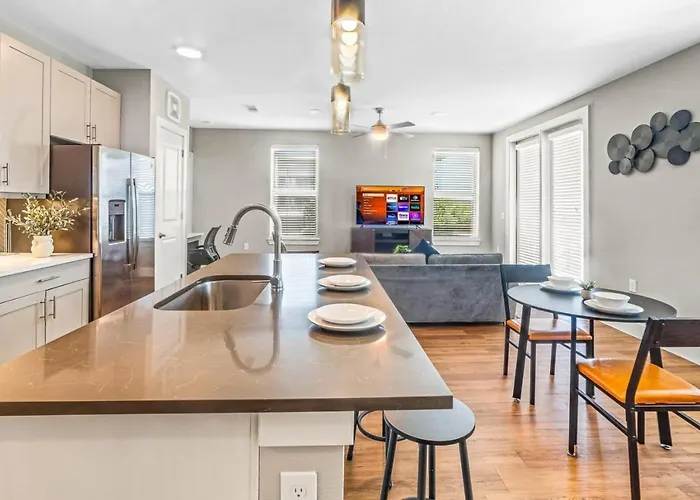 Apartment Fascinating 2bd 2ba W Beautiful Pool In Worth Fort Worth