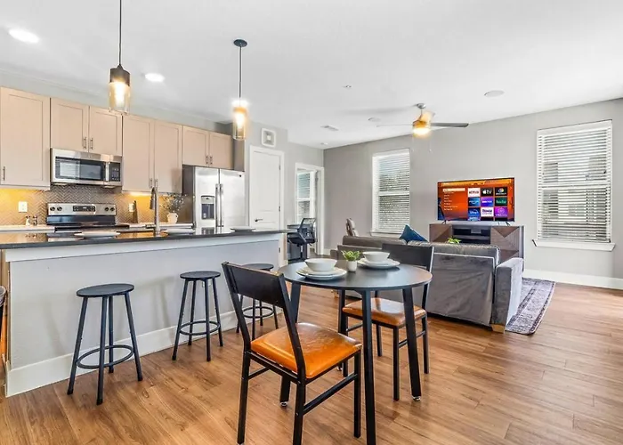 Fascinating 2bd 2ba W Beautiful Pool In Worth Apartment Fort Worth